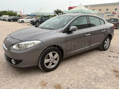 Usado Renault Fluence Dynamique 110 CV (80 kW) 2011 Beige Berlina