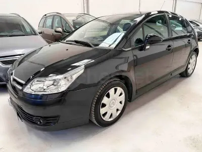 Usado Citroën C4 92 CV (67 kW) 2005 Negro Berlina