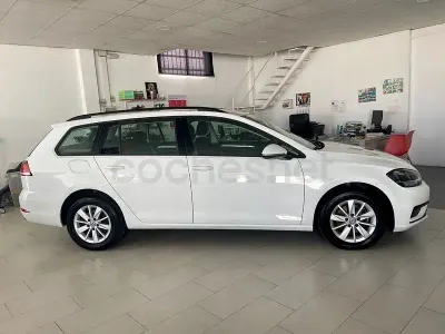 Usado VW Golf VII Edition 115 CV (84 kW) 2020 Blanco Familiar