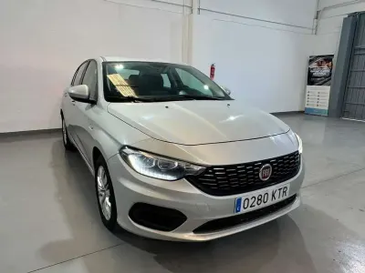 Usado Fiat Tipo Street 95 CV (69 kW) 2019 Gris Berlina