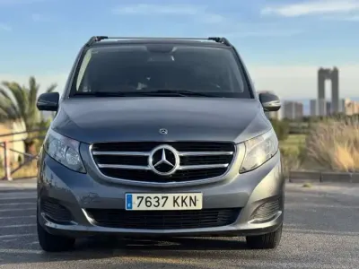 Käytetty Mercedes V220
