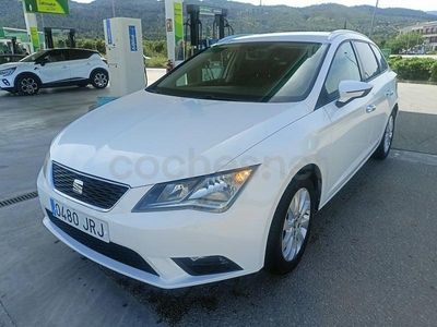 Usado Seat Leon Reference 110 CV (80 kW) 2016 Blanco Familiar