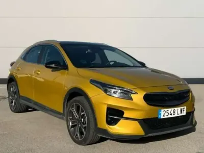 Usado Kia XCeed 143 CV (105 kW) 2022 Amarillo SUV