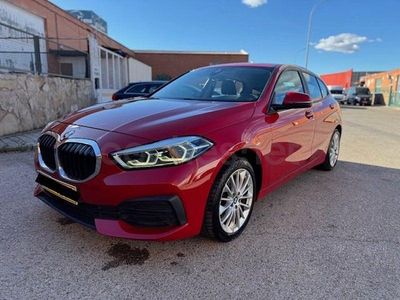 Usado BMW 118 136 CV (100 kW) 2021 Rojo Utilitario
