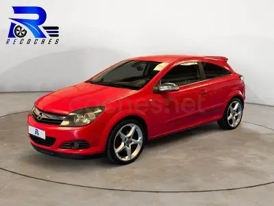 Usado Opel Astra GTC Sport 125 CV (91 kW) 2005 Rojo Berlina