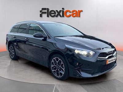 Usado Kia Ceed Style 100 CV (73 kW) 2025 Negro Utilitario