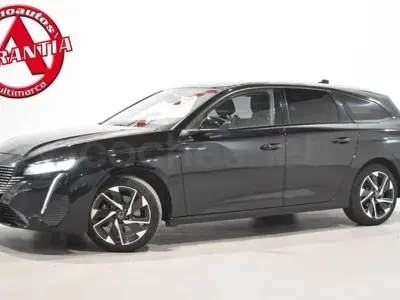 Usado Peugeot 308 SW Allure 130 CV (95 kW) 2023 Negro Familiar