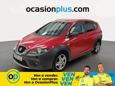 Usado Seat Altea 105 CV (77 kW) 2012 Rojo SUV
