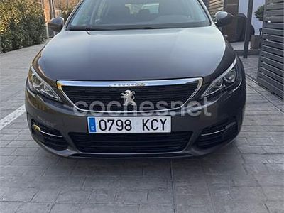 Gris / plata Usado 2017 Peugeot 308 Active Berlina | 9250 € (Precio justo)
