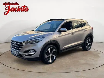 Usado Hyundai Tucson 136 CV (100 kW) 2016 Gris / plata SUV