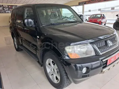 Usado Mitsubishi Montero Intense 160 CV (117 kW) 2005 Negro SUV