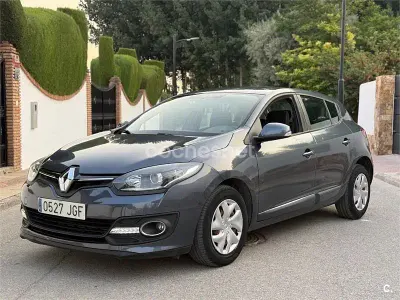 Usado Renault Mégane GT Line GT-Line 110 CV (80 kW) 2015 Gris / plata Berlina