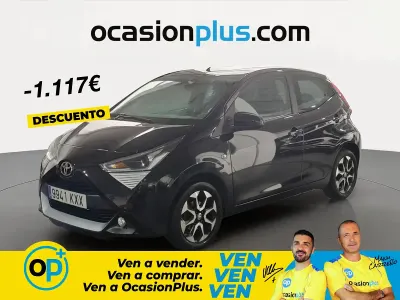 Usado Toyota Aygo X-play 72 CV (52 kW) 2019 Negro Utilitario