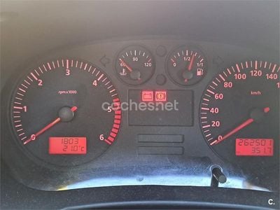 Usado Seat Leon Sport 150 CV (110 kW) 2002 Rojo Berlina