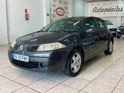 Usado Renault Mégane II Expression 110 CV (80 kW) 2007 Gris / plata Berlina