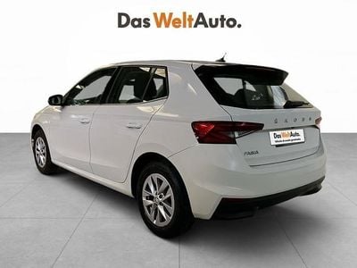 Blanco Usado 2022 Skoda Fabia Ambition Utilitario | 13.590 € (Precio justo)