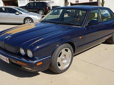 Usado Jaguar XJR S 322 CV (236 kW) 1995 Azul Berlina