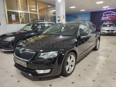 Usado Skoda Octavia GreenLine 110 CV (80 kW) 2016 Negro Familiar