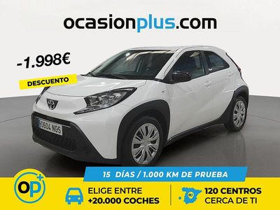 Usado Toyota Aygo X Play 72 CV (52 kW) 2023 Blanco SUV