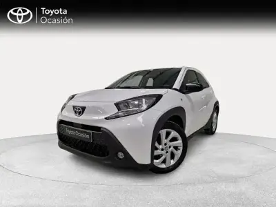 Begagnad Toyota Aygo X Play 72 HK (52 kW) 2024 Vit SUV