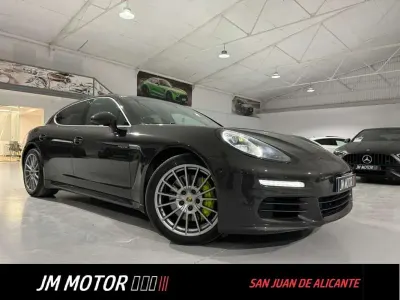 Usado Porsche Panamera 4 E-Hybrid Sport Turismo Sport Turismo 462 CV (339 kW) 2017 Gris Familiar