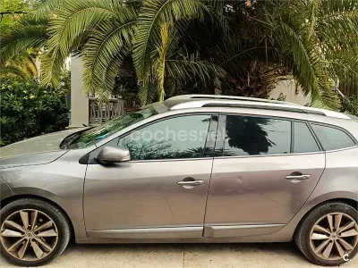 Usado Renault Mégane GrandTour Bose Edition 130 CV (95 kW) 2013 Gris / plata Familiar