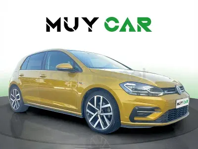 Usado VW Golf VII Sportline 115 CV (84 kW) 2017 Amarillo Berlina
