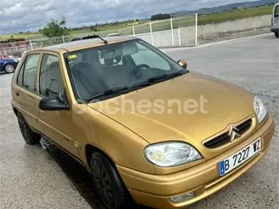 Usado Citroën Saxo 58 CV (42 kW) 2000 Amarillo Utilitario