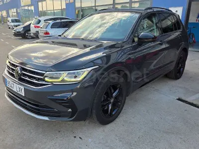 Usado VW Tiguan Sportline 150 CV (110 kW) 2022 Beige SUV