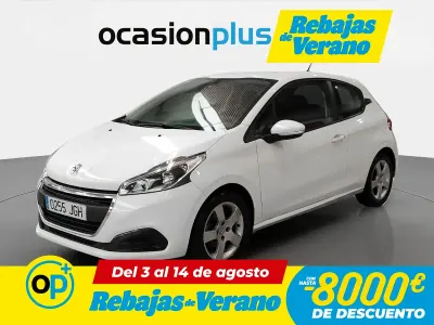 Usado Peugeot 208 Active 68 CV (50 kW) 2015 Blanco Utilitario