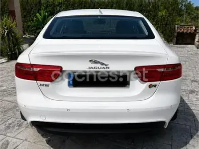 Usado Jaguar XE Prestige 180 CV (132 kW) 2016 Blanco Berlina