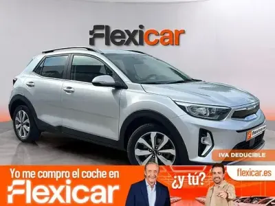 Usado Kia Stonic 100 CV (73 kW) 2024 Gris SUV