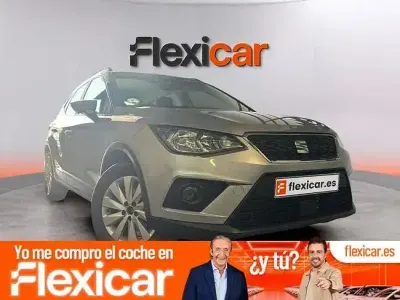 Usado Seat Arona Style 110 CV (80 kW) 2021 Gris SUV