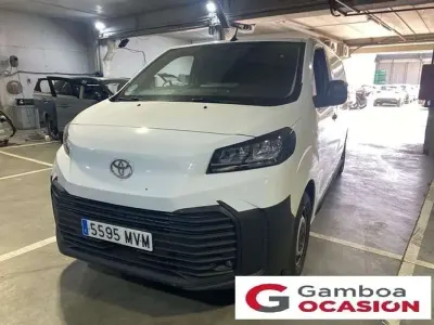 Usado Toyota Proace 120 CV (88 kW) 2024 Blanco Monovolumen