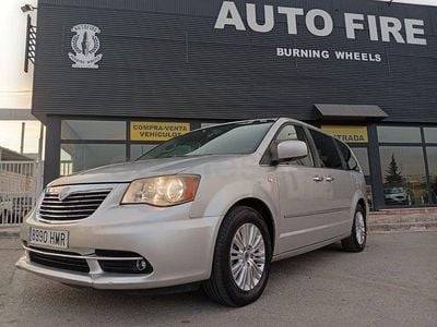 Usado Lancia Voyager Gold 178 CV (130 kW) 2013 Gris / plata Monovolumen