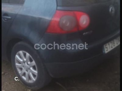 Usado VW Golf IV 110 CV (80 kW) 2005 Azul Berlina