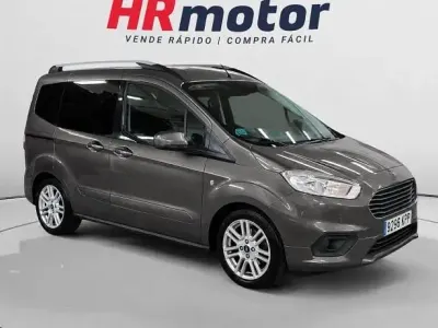Usado Ford Tourneo Titanium 100 CV (73 kW) 2018