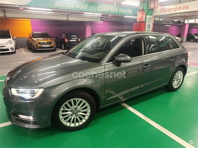 Gris / plata Usado 2013 Audi A3 Attraction Berlina | 9300 € (Buen precio)