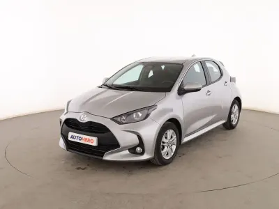 Usado Toyota Yaris Business Edition 116 CV (85 kW) 2024 Gris Utilitario