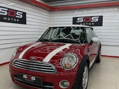 Usado Mini Cooper D 109 CV (80 kW) 2007 Rojo Utilitario