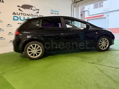 Begagnad Seat Leon Style 105 HK (77 kW) 2010 Svart Halvkombi