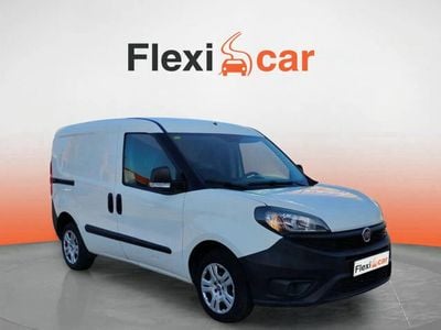 Usado Fiat Doblò Pop 95 CV (69 kW) 2020 Blanco Monovolumen