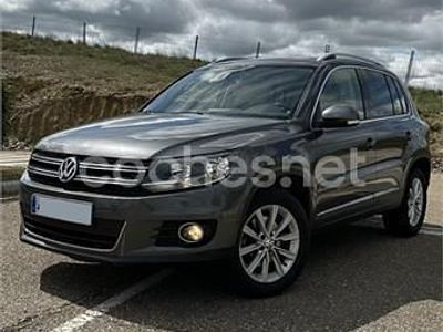 Käytetty VW Tiguan Advance 140 HP (102 kW) 2013 Harmaa Katumaasturi