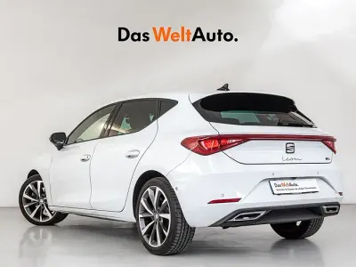 Usado Seat Leon FR 150 CV (110 kW) 2025 Blanco