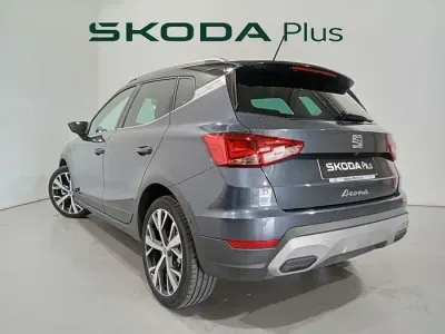 Usado Seat Arona Xperience 110 CV (80 kW) 2023 Gris / plata SUV
