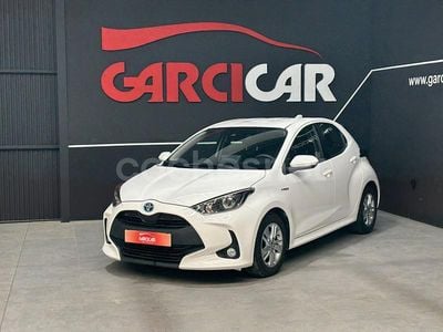 Blanco Usado 2022 Toyota Yaris Hybrid Business Edition Berlina | 17.990 € (Precio justo)