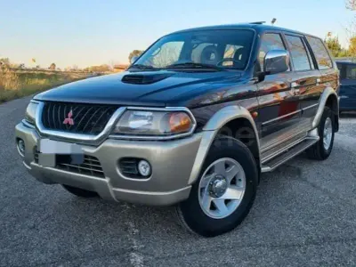 Usado Mitsubishi Montero Sport 99 CV (72 kW) 2000 Azul SUV