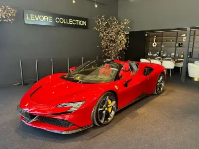 Käytetty Ferrari SF90 1001 HP (736 kW) 2024 Punainen Avoauto