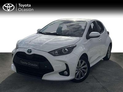 Blanco Usado 2022 Toyota Yaris Hybrid Active Utilitario | 18.690 € (Precio justo)