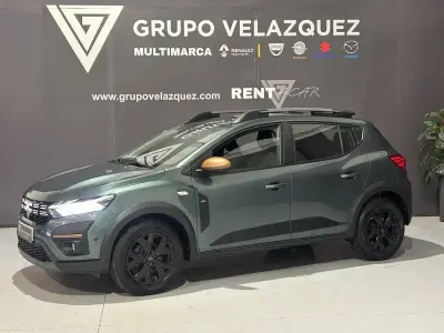 Usado Dacia Sandero Extreme 101 CV (74 kW) 2025 Verde Berlina